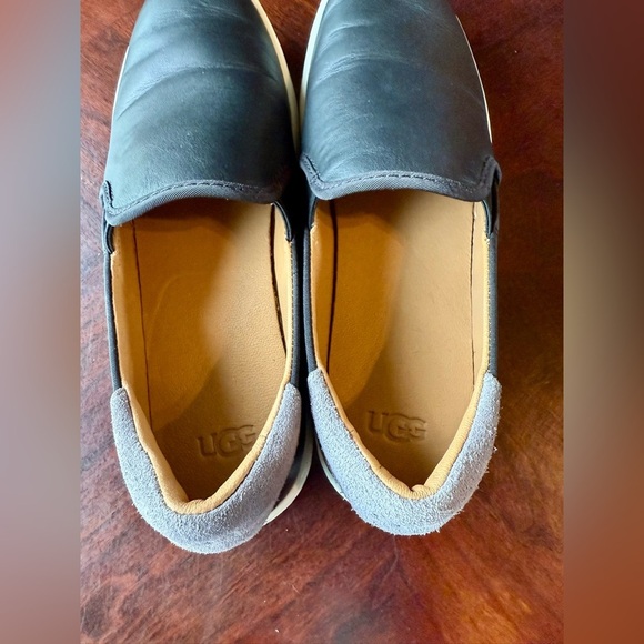Ugg Cas Slip On Sneaker Casual Loafer Womens Shoe Black Leather Size 8.5 - Picture 6 of 7